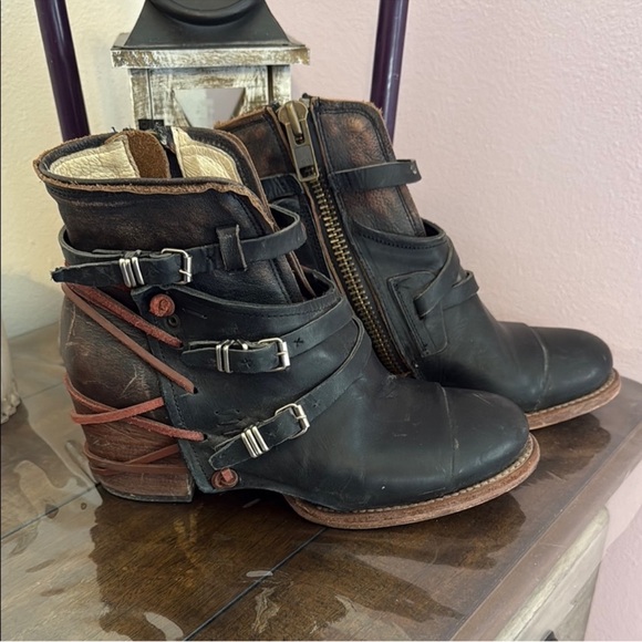 Freebird crue black genuine leather rustic boots size 9 - Picture 2 of 14